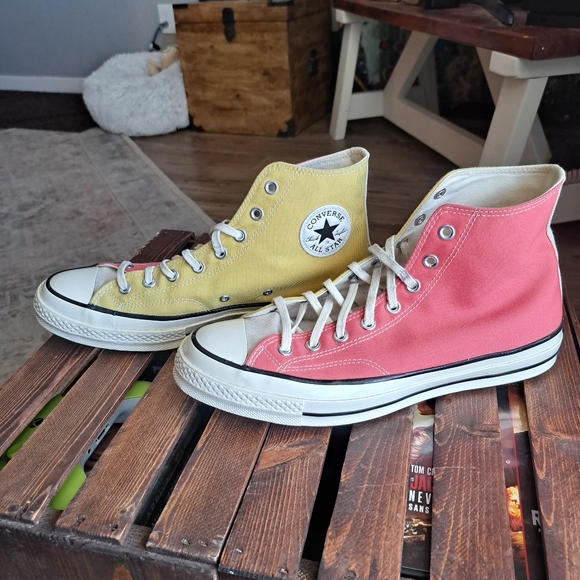 6 pairs of converse - Picture 7 of 7